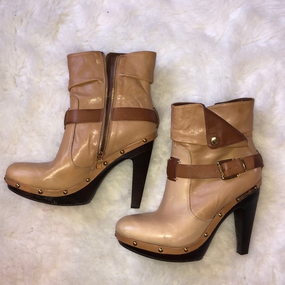 🍁BCBG Generation tan and brown heeled booties🍁 - Picture 2 of 4